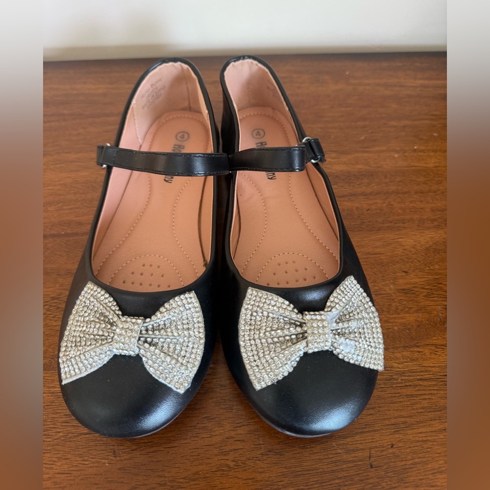 Honey Bunny Black Mary Jane Kids Shoes with Rhinestone Bow Barely Worn Size 4